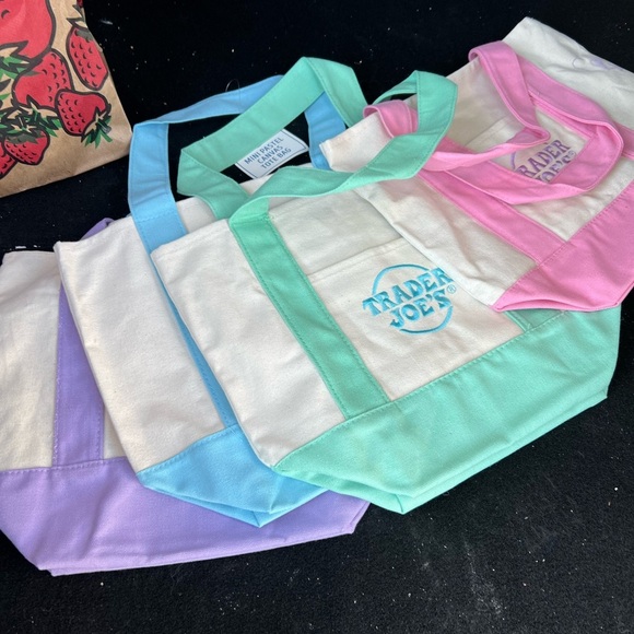 Trader Joe’s Spring Pastel Mini Canvas Tote Bags Set (4) - Picture 1 of 6